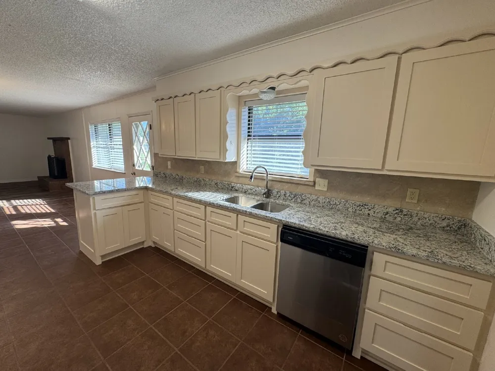 208 Prairie Wind Boulevard Stephenville, TX 76401