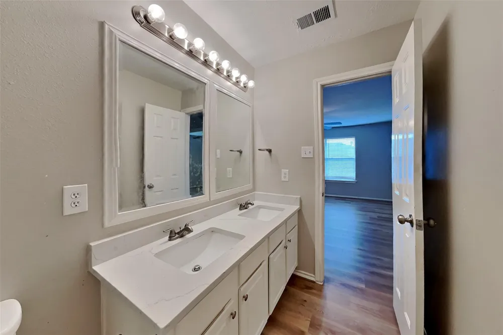 22076 Knights Cove Drive Kingwood, TX 77339