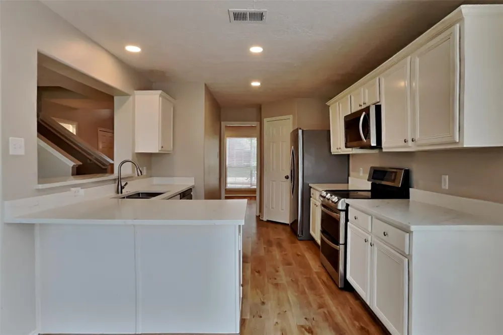 22076 Knights Cove Drive Kingwood, TX 77339