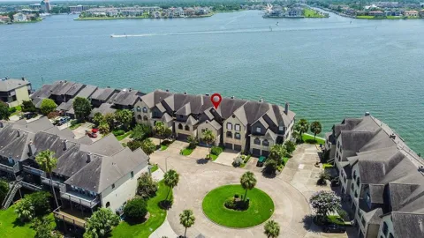 2720 Lighthouse Drive