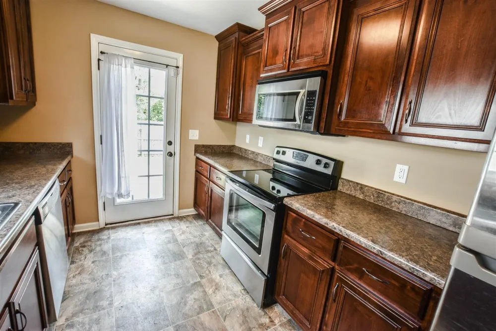 3627 Fox Tail Drive Clarksville, TN 37040