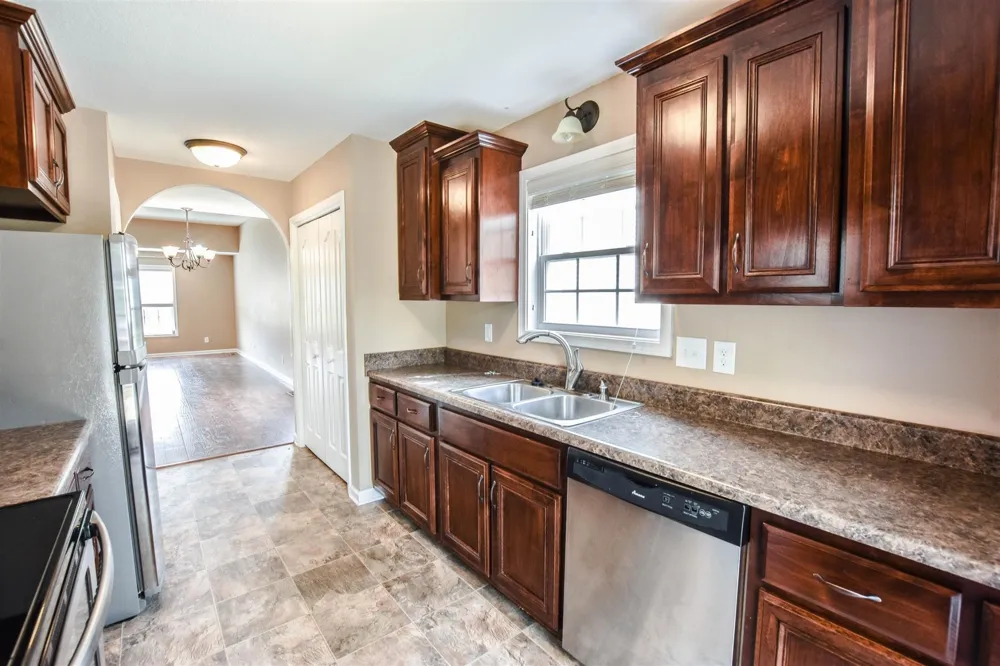 3627 Fox Tail Drive Clarksville, TN 37040