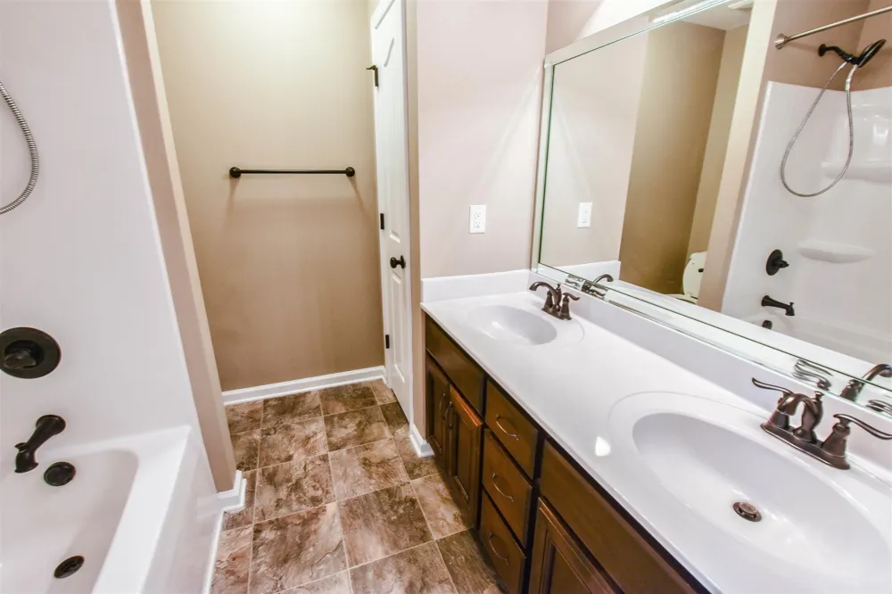 3627 Fox Tail Drive Clarksville, TN 37040