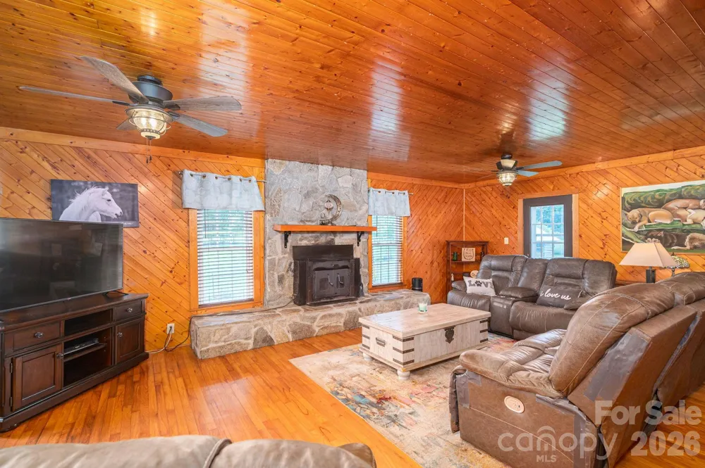 744 S Grove Street Extension Lincolnton, NC 28092