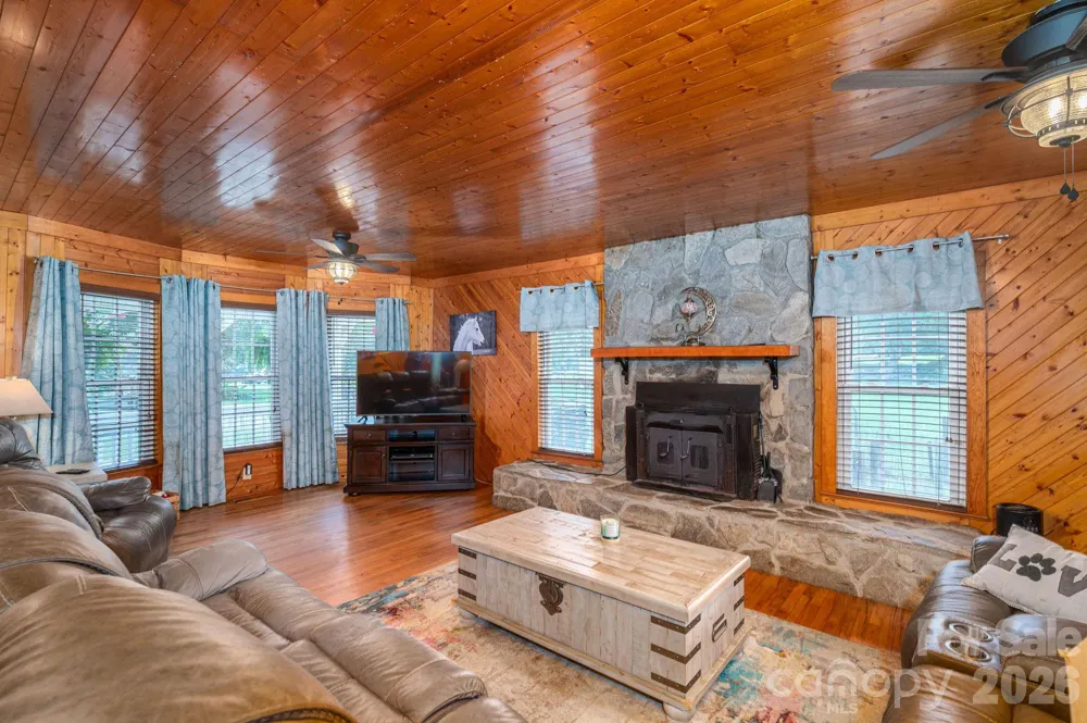 744 S Grove Street Extension Lincolnton, NC 28092