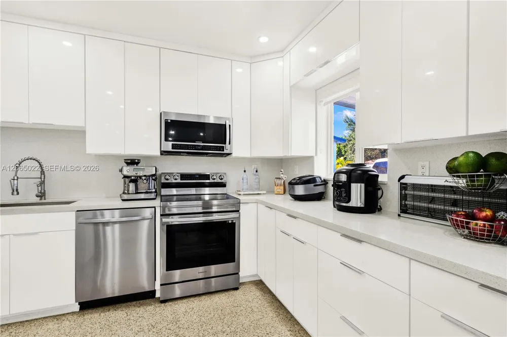 10100 Nicaragua Dr Cutler Bay, FL 33189