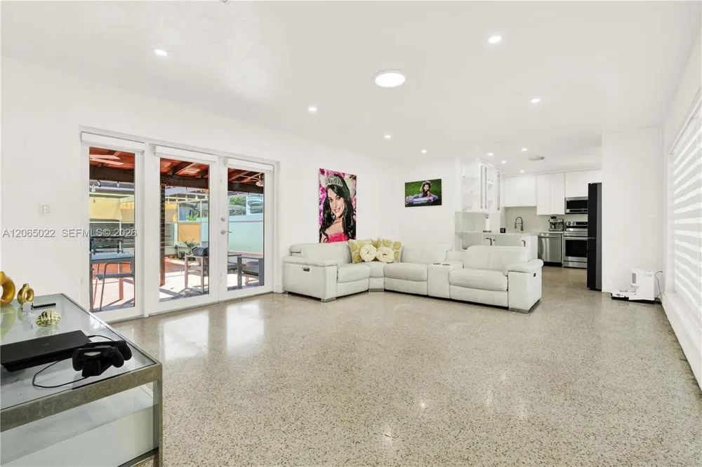 10100 Nicaragua Dr Cutler Bay, FL 33189