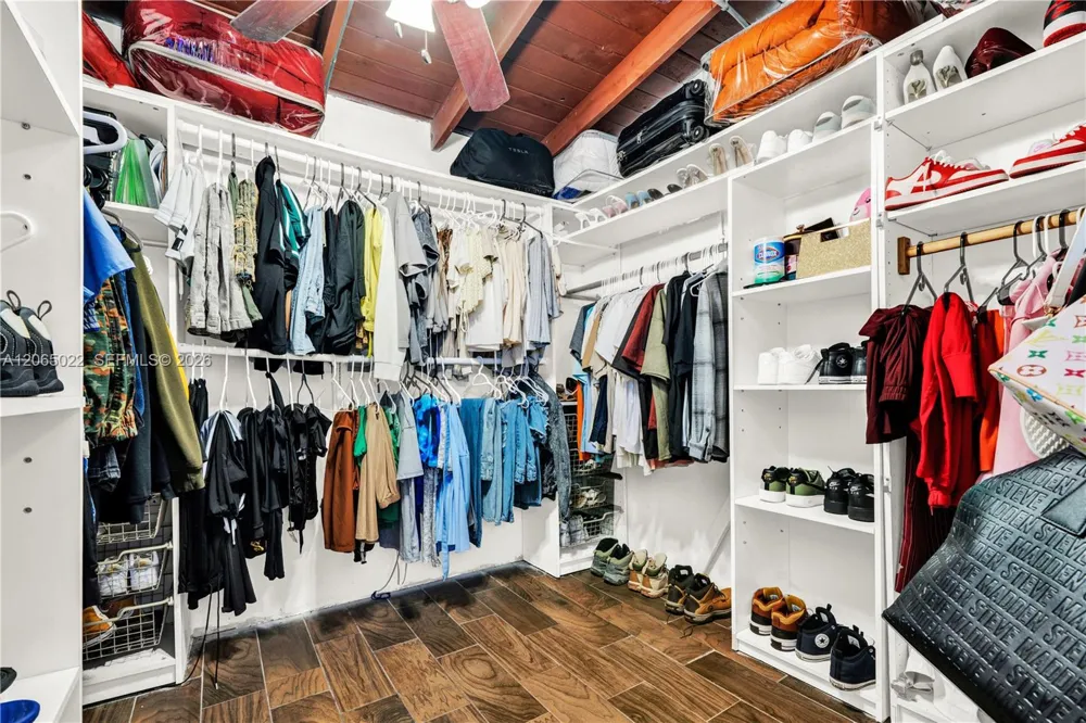 10100 Nicaragua Dr Cutler Bay, FL 33189