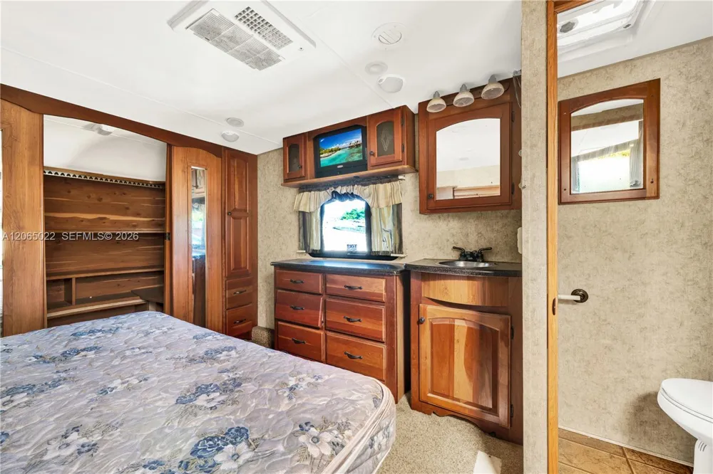 10100 Nicaragua Dr Cutler Bay, FL 33189