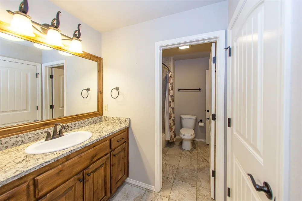 211 E 127th Street S Jenks, OK 74037