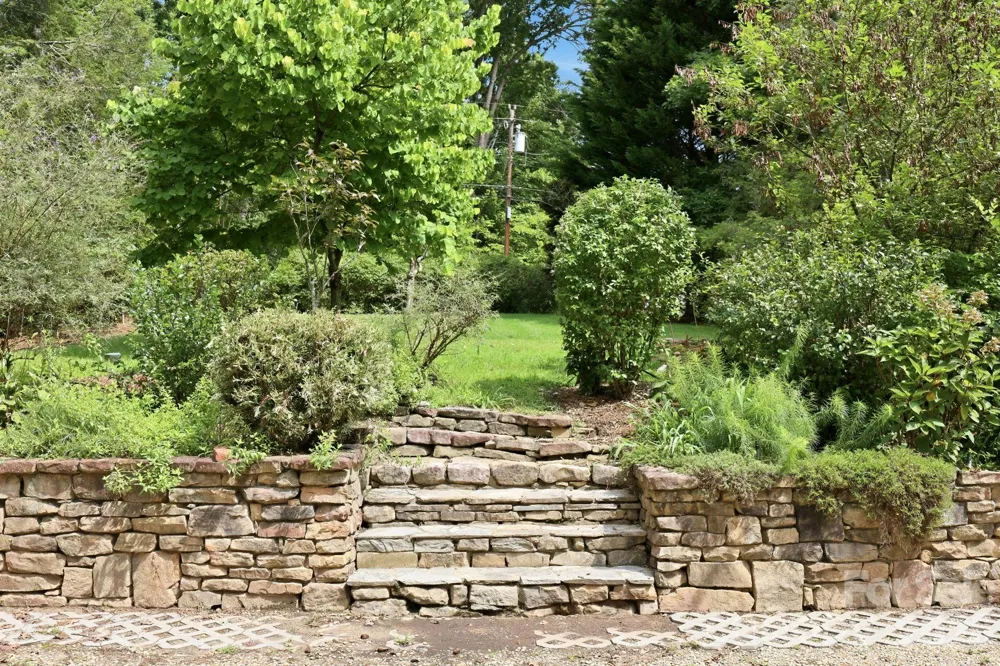 1925 Laurel Park Highway Hendersonville, NC 28739