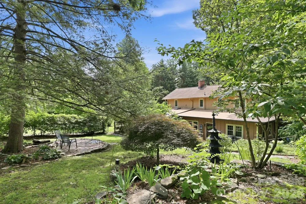 1925 Laurel Park Highway Hendersonville, NC 28739