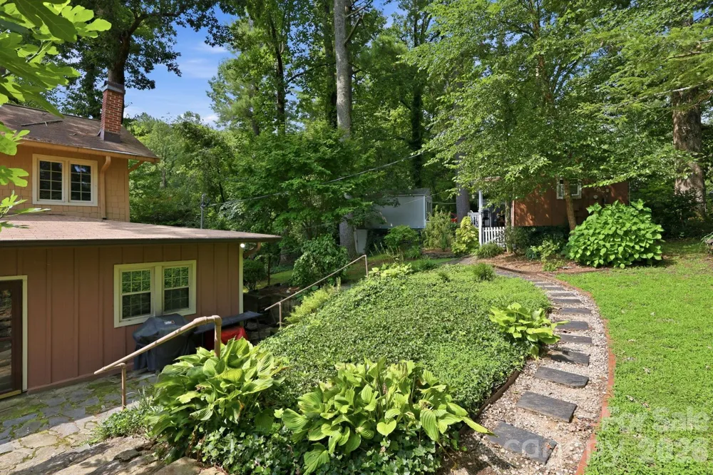 1925 Laurel Park Highway Hendersonville, NC 28739