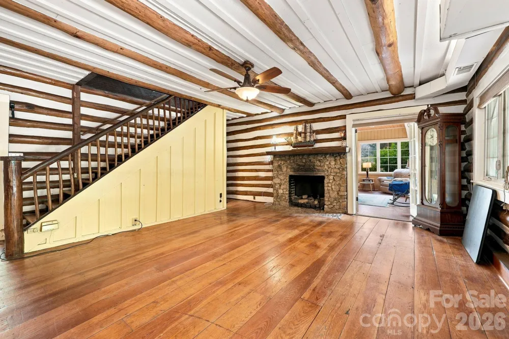 1925 Laurel Park Highway Hendersonville, NC 28739