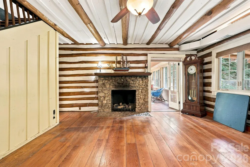 1925 Laurel Park Highway Hendersonville, NC 28739