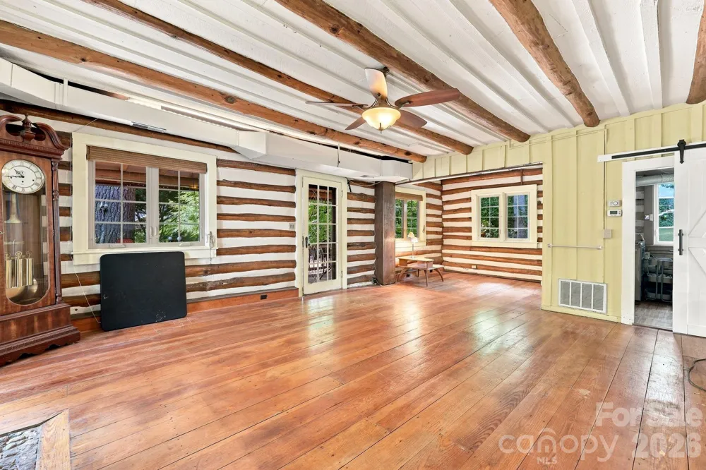 1925 Laurel Park Highway Hendersonville, NC 28739