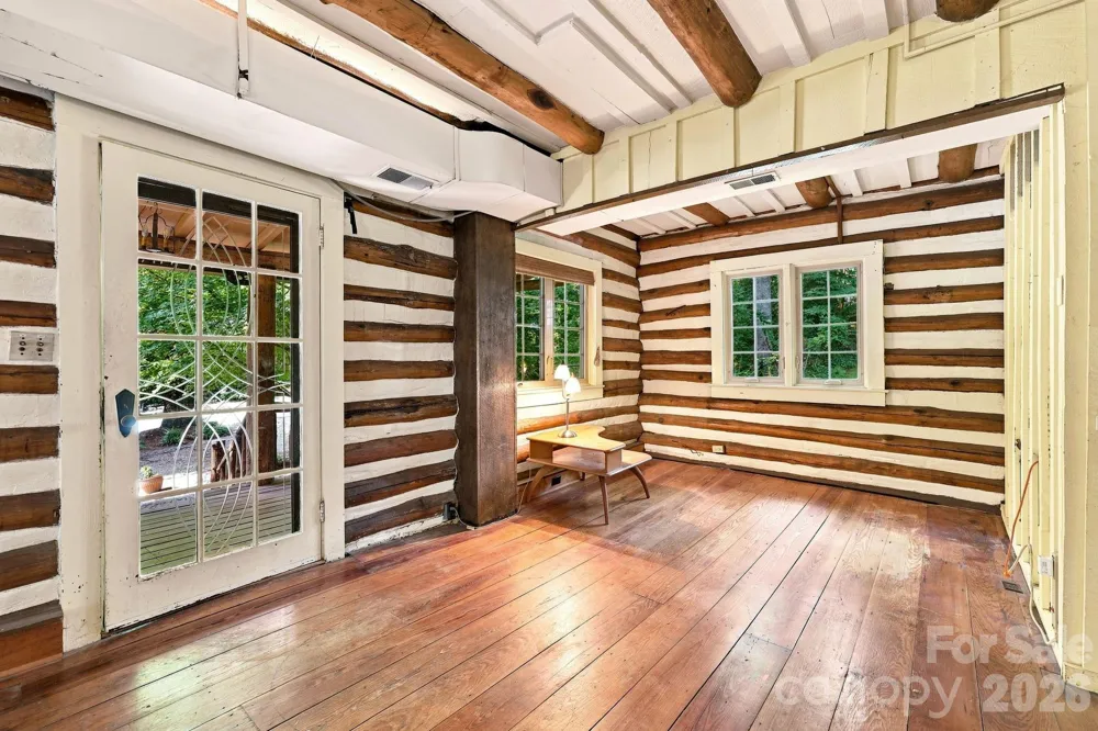 1925 Laurel Park Highway Hendersonville, NC 28739