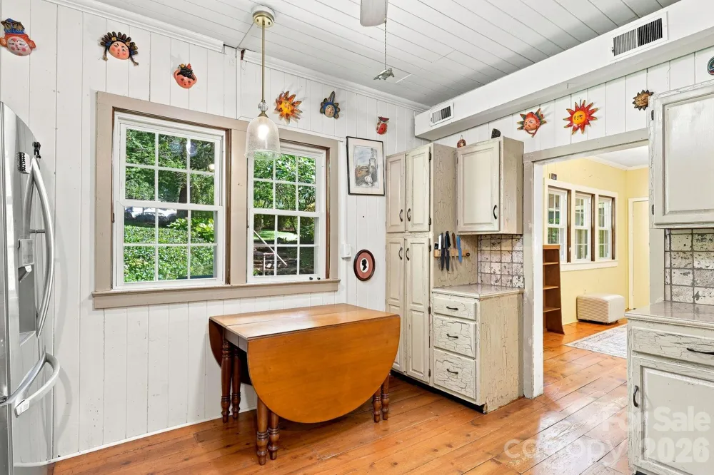 1925 Laurel Park Highway Hendersonville, NC 28739