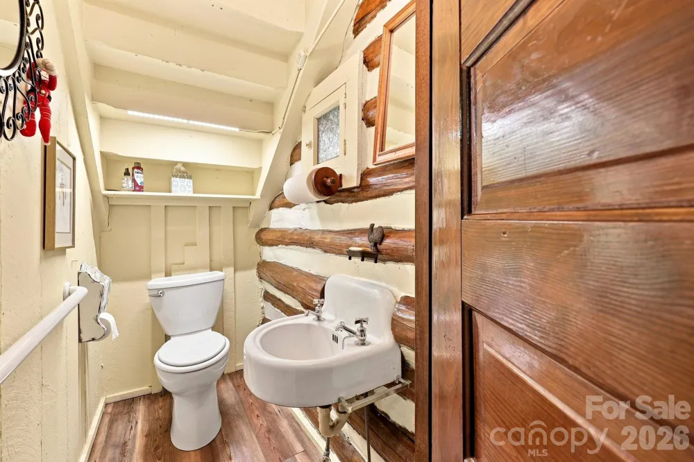 1925 Laurel Park Highway Hendersonville, NC 28739