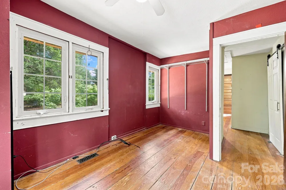 1925 Laurel Park Highway Hendersonville, NC 28739