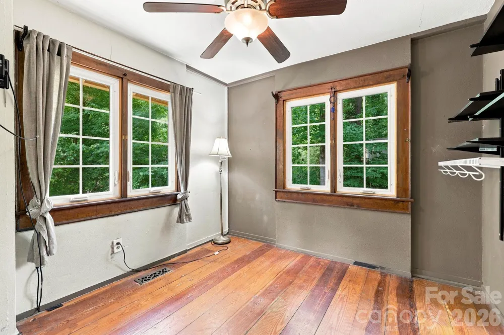 1925 Laurel Park Highway Hendersonville, NC 28739