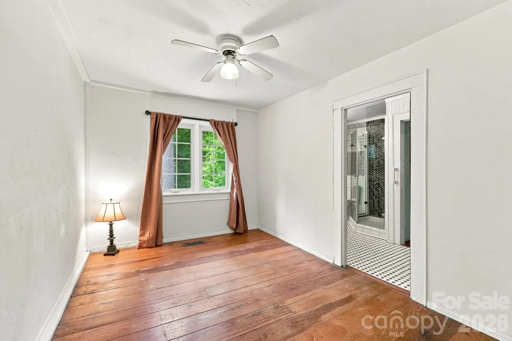 1925 Laurel Park Highway Hendersonville, NC 28739