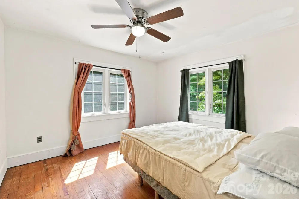 1925 Laurel Park Highway Hendersonville, NC 28739