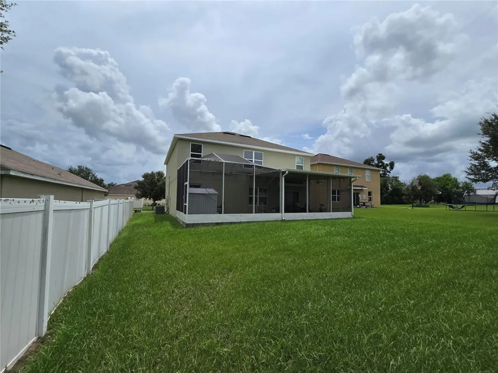 9646 TRONCAIS Thonotosassa, FL 33592