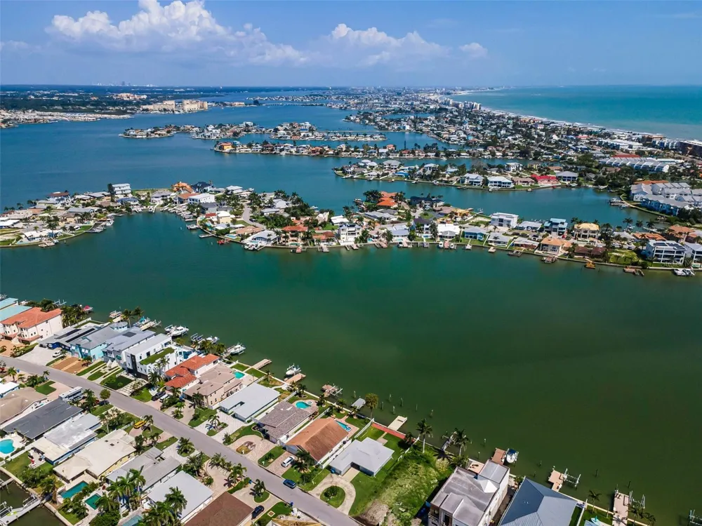 17043 DOLPHIN DRIVE North Redington Beach, FL 33708
