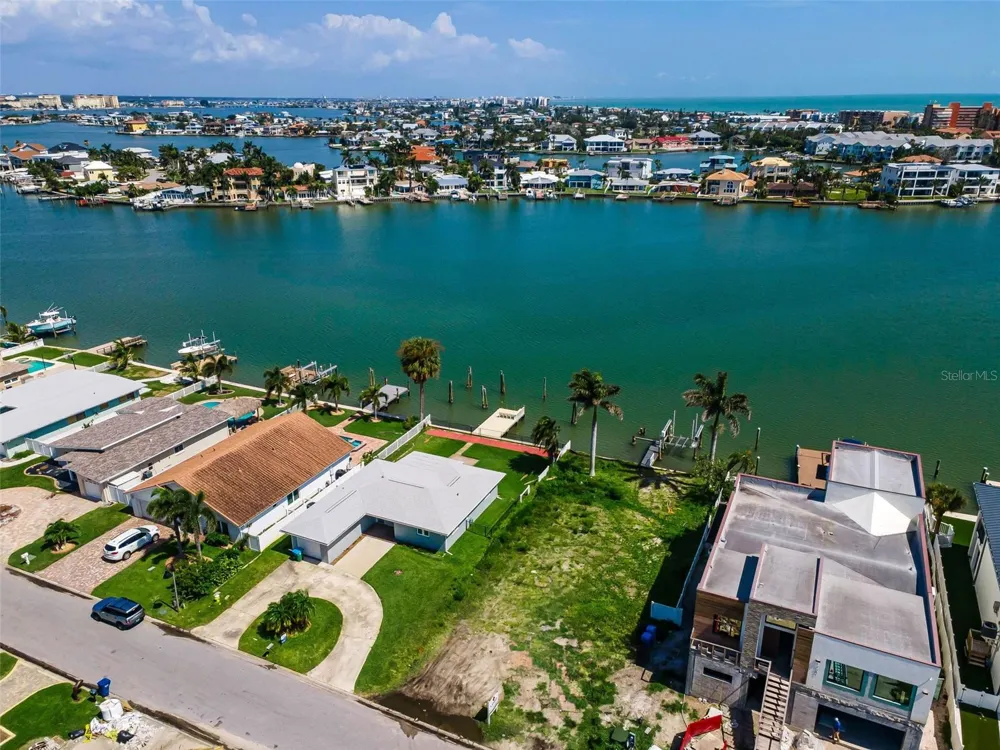 17043 DOLPHIN DRIVE North Redington Beach, FL 33708