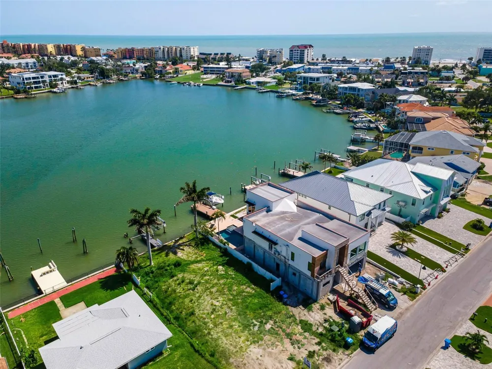 17043 DOLPHIN DRIVE North Redington Beach, FL 33708