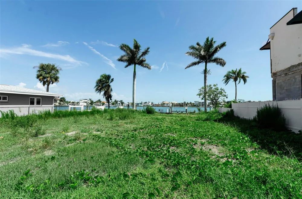 17043 DOLPHIN DRIVE North Redington Beach, FL 33708