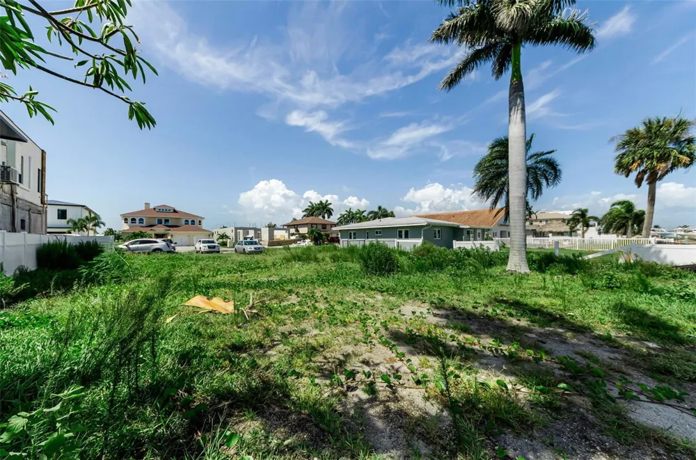 17043 DOLPHIN DRIVE North Redington Beach, FL 33708