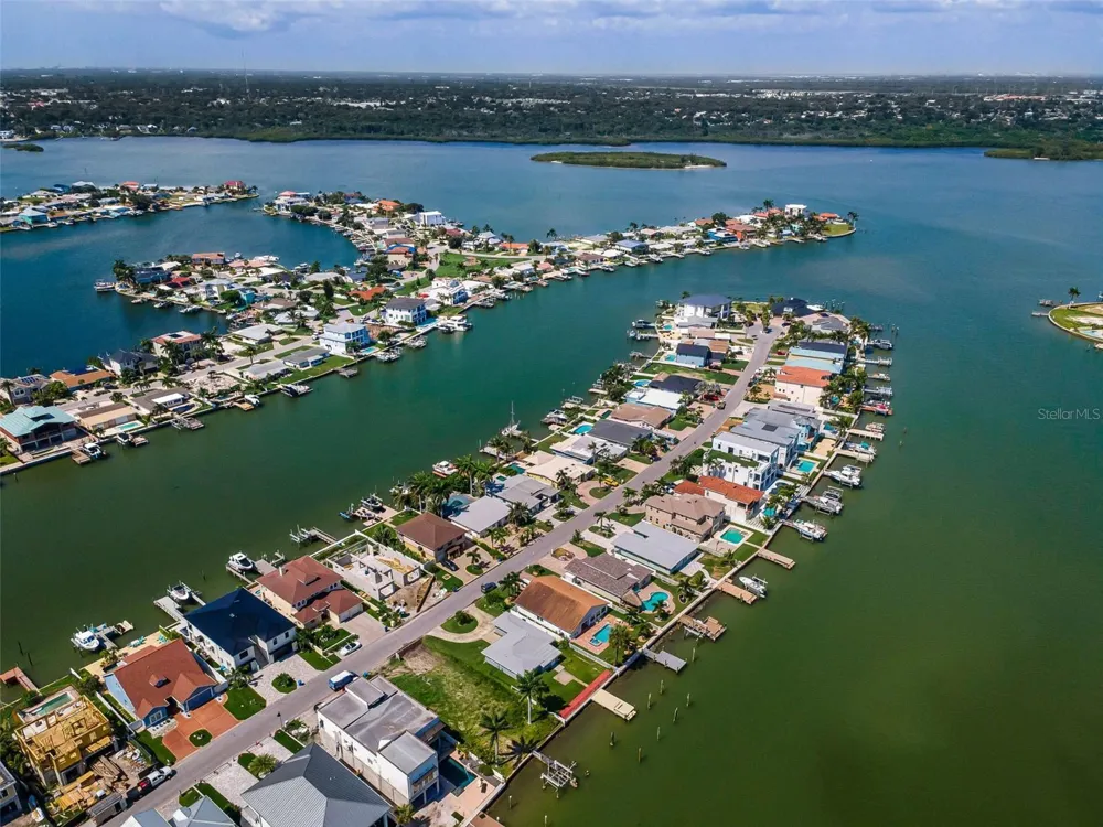 17043 DOLPHIN DRIVE North Redington Beach, FL 33708