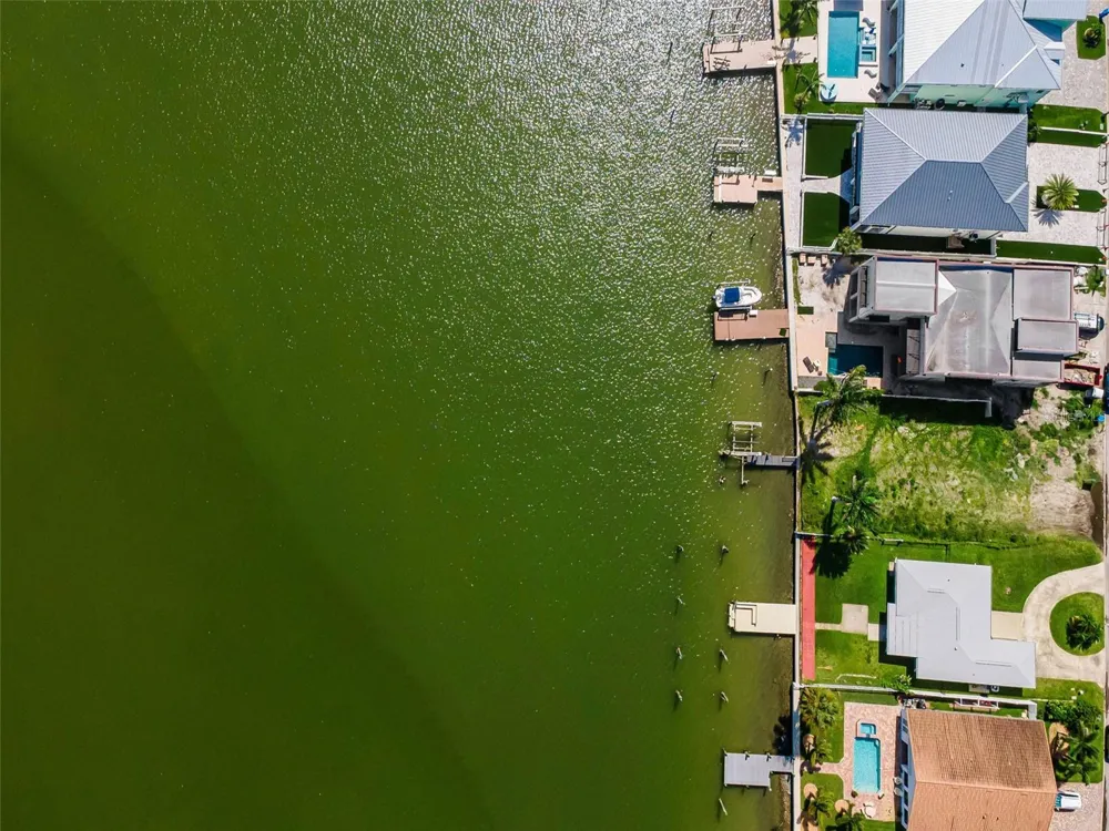17043 DOLPHIN DRIVE North Redington Beach, FL 33708