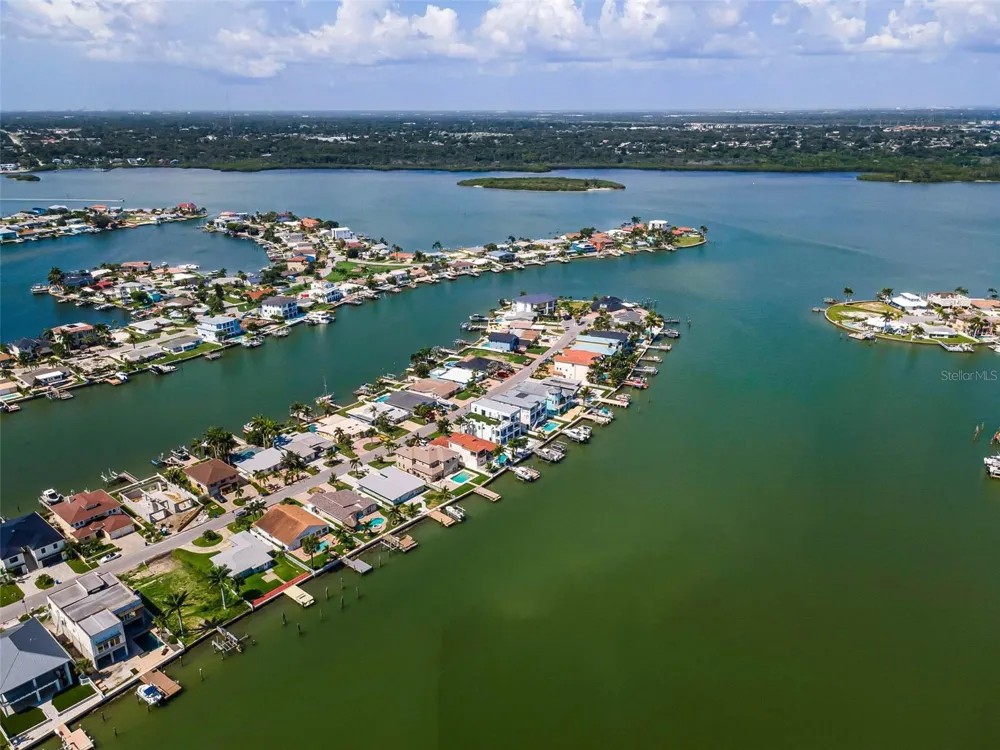 17043 DOLPHIN DRIVE North Redington Beach, FL 33708