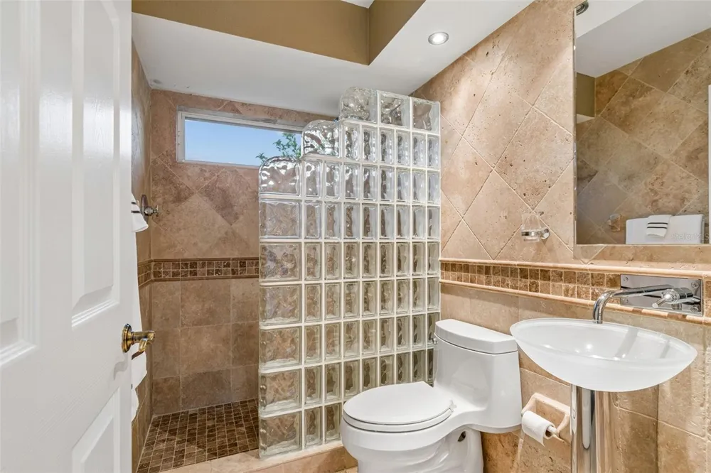 1128 MAINSAIL DRIVE Tarpon Springs, FL 34689