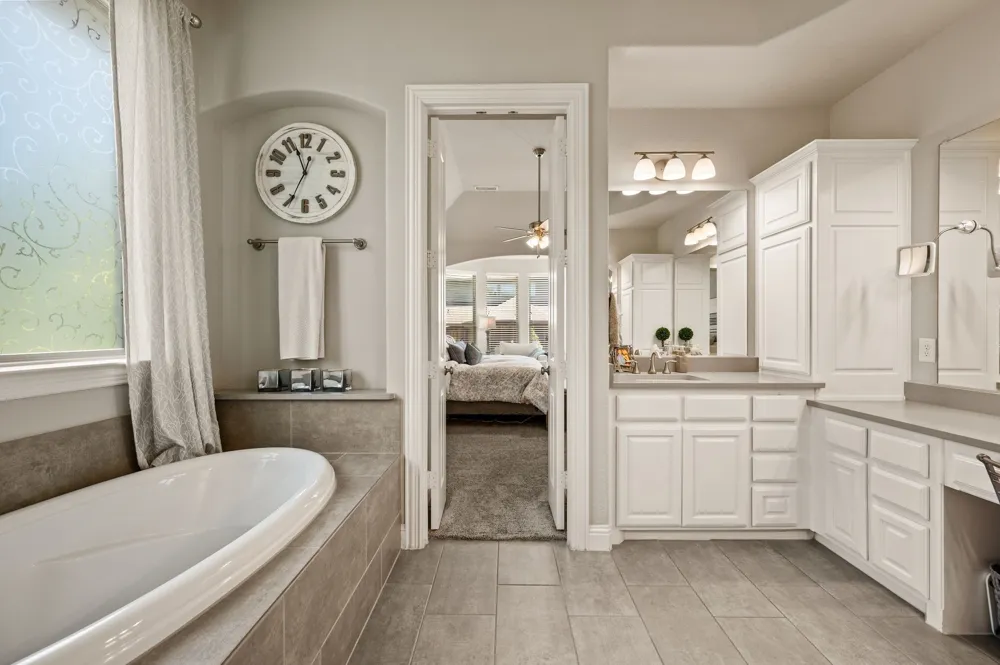 9901 Compass Rose Court Oak Point, TX 75068