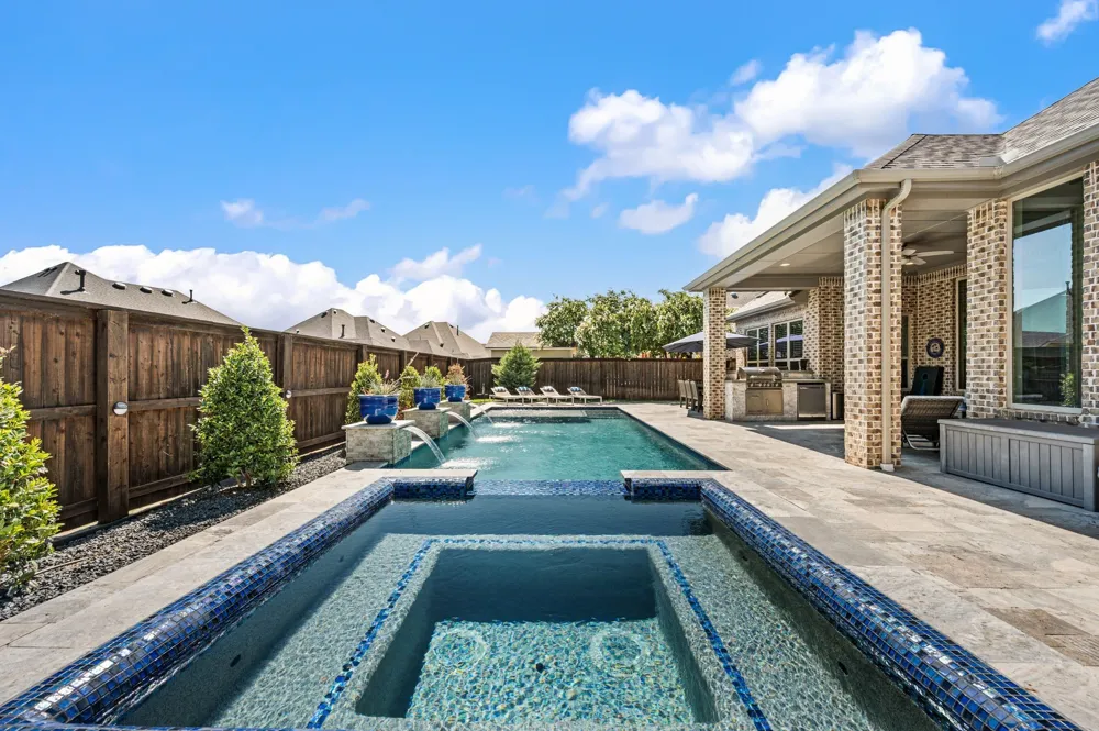 9901 Compass Rose Court Oak Point, TX 75068