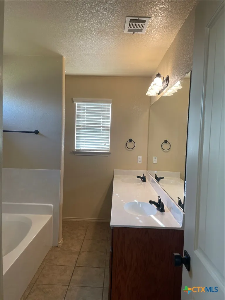 2804 Hector Drive Killeen, TX 76549