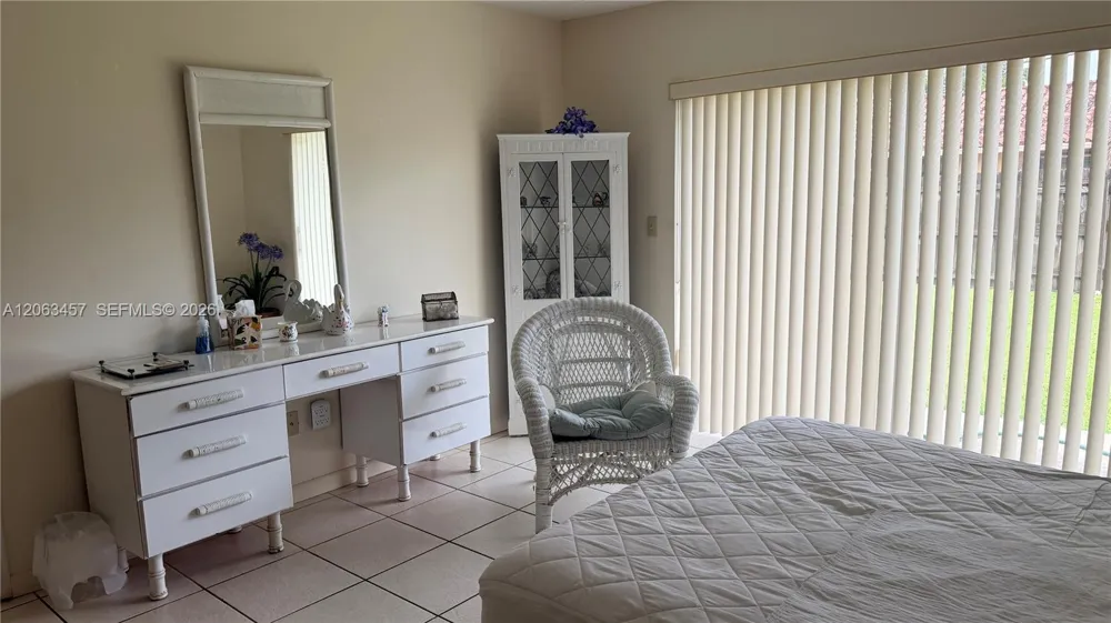 13325 SW 100th Ter Miami, FL 33186