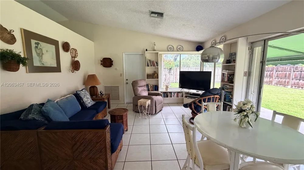 13325 SW 100th Ter Miami, FL 33186
