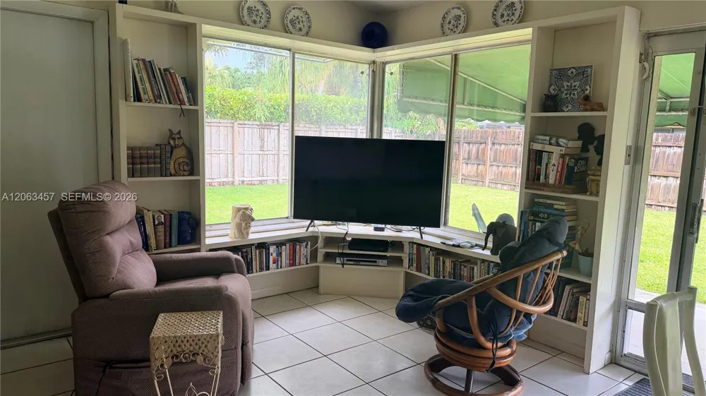 13325 SW 100th Ter Miami, FL 33186