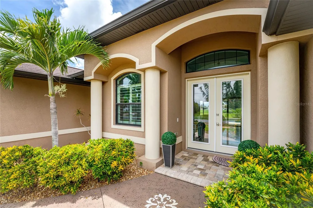 4 WHITE MARSH LANE Rotonda West, FL 33947