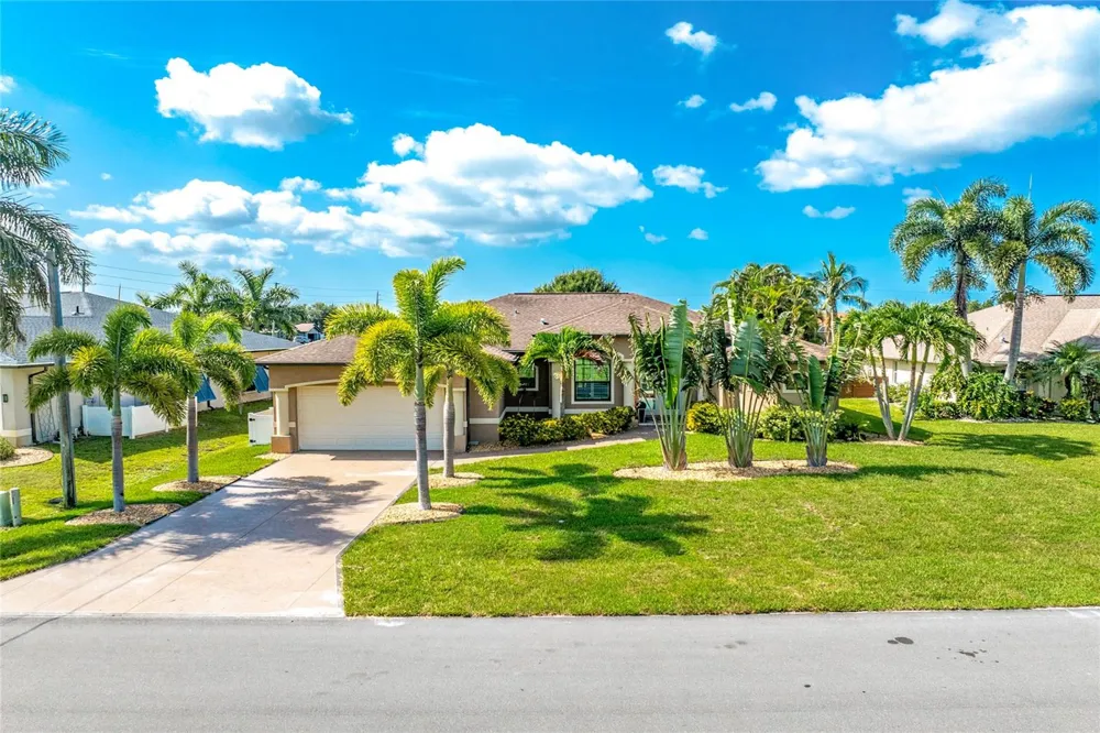 4 WHITE MARSH LANE Rotonda West, FL 33947