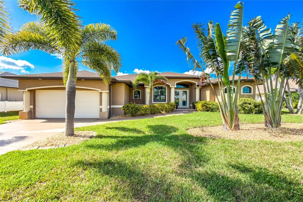4 WHITE MARSH LANE Rotonda West, FL 33947