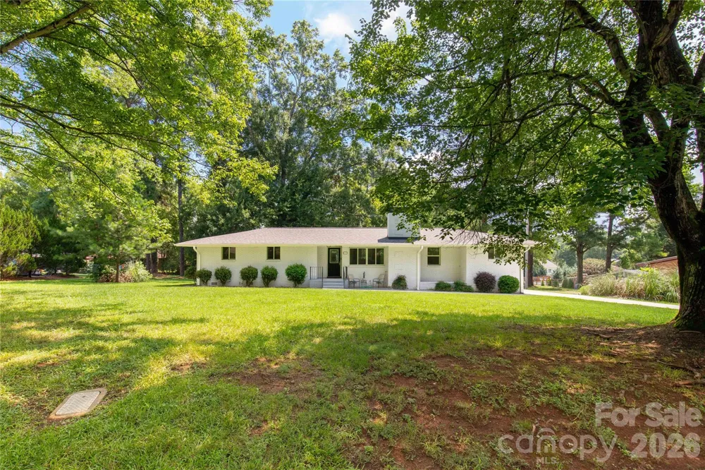 1405 Lakeview Drive Pineville, NC 28134