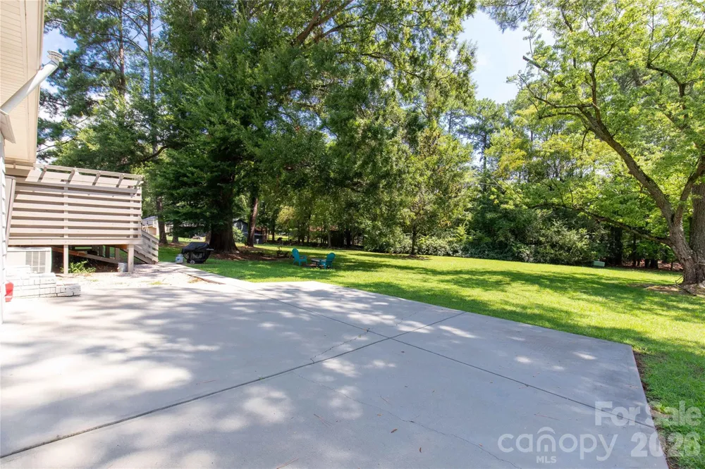 1405 Lakeview Drive Pineville, NC 28134