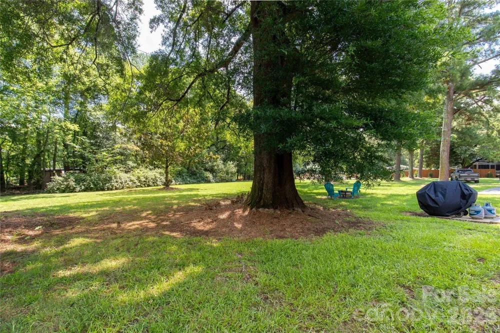 1405 Lakeview Drive Pineville, NC 28134