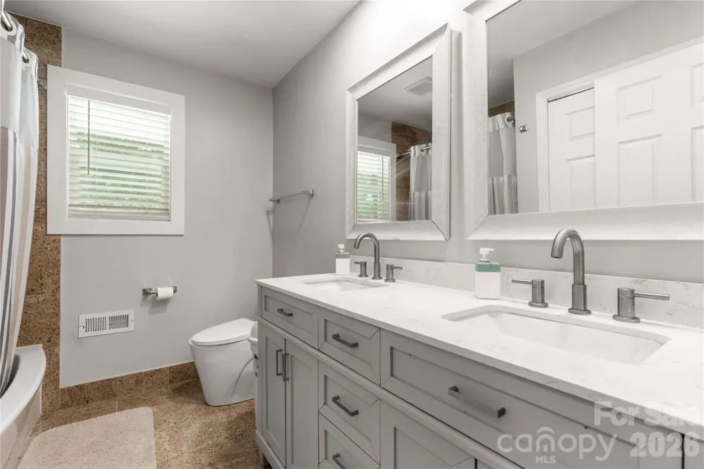1405 Lakeview Drive Pineville, NC 28134